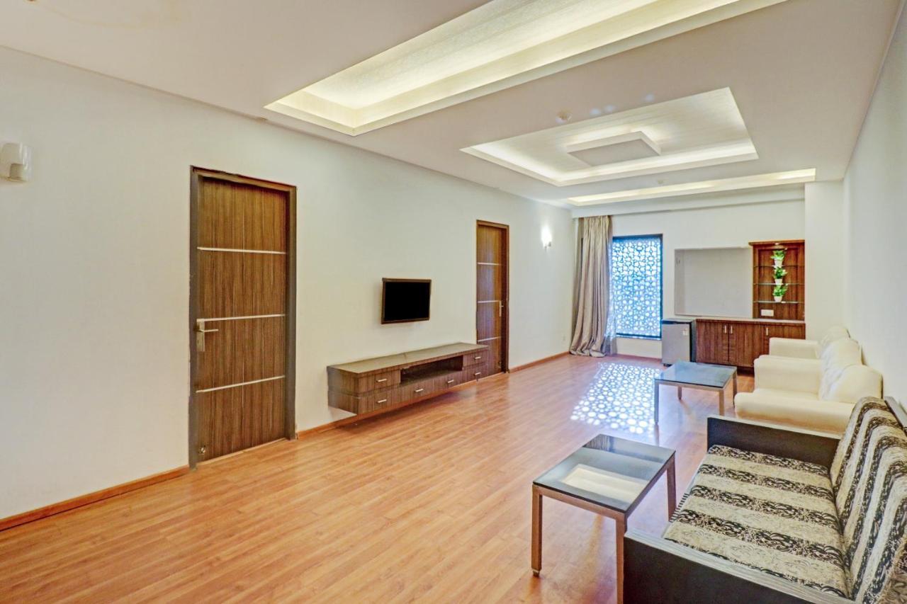 Oyo Townhouse 484 Sanskriti Hotel Delhi  Exterior photo